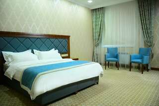 Отель Hotel Arai Plaza Тараз Номер-студио Делюкс с кроватью размера "king-size"-1